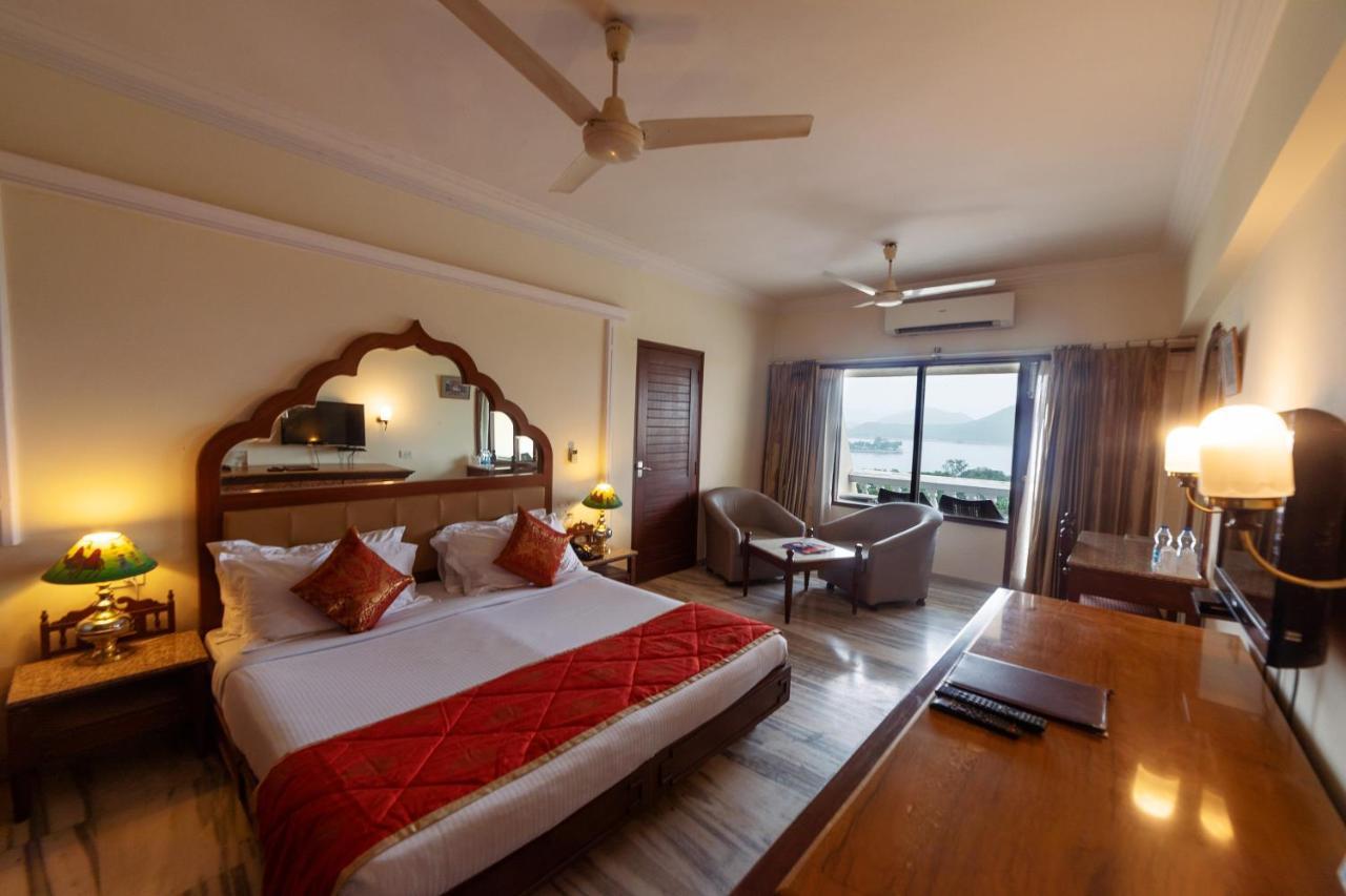 Hotel Hilltop Palace Udaipur Ngoại thất bức ảnh