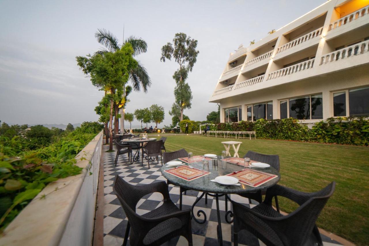 Hotel Hilltop Palace Udaipur Ngoại thất bức ảnh