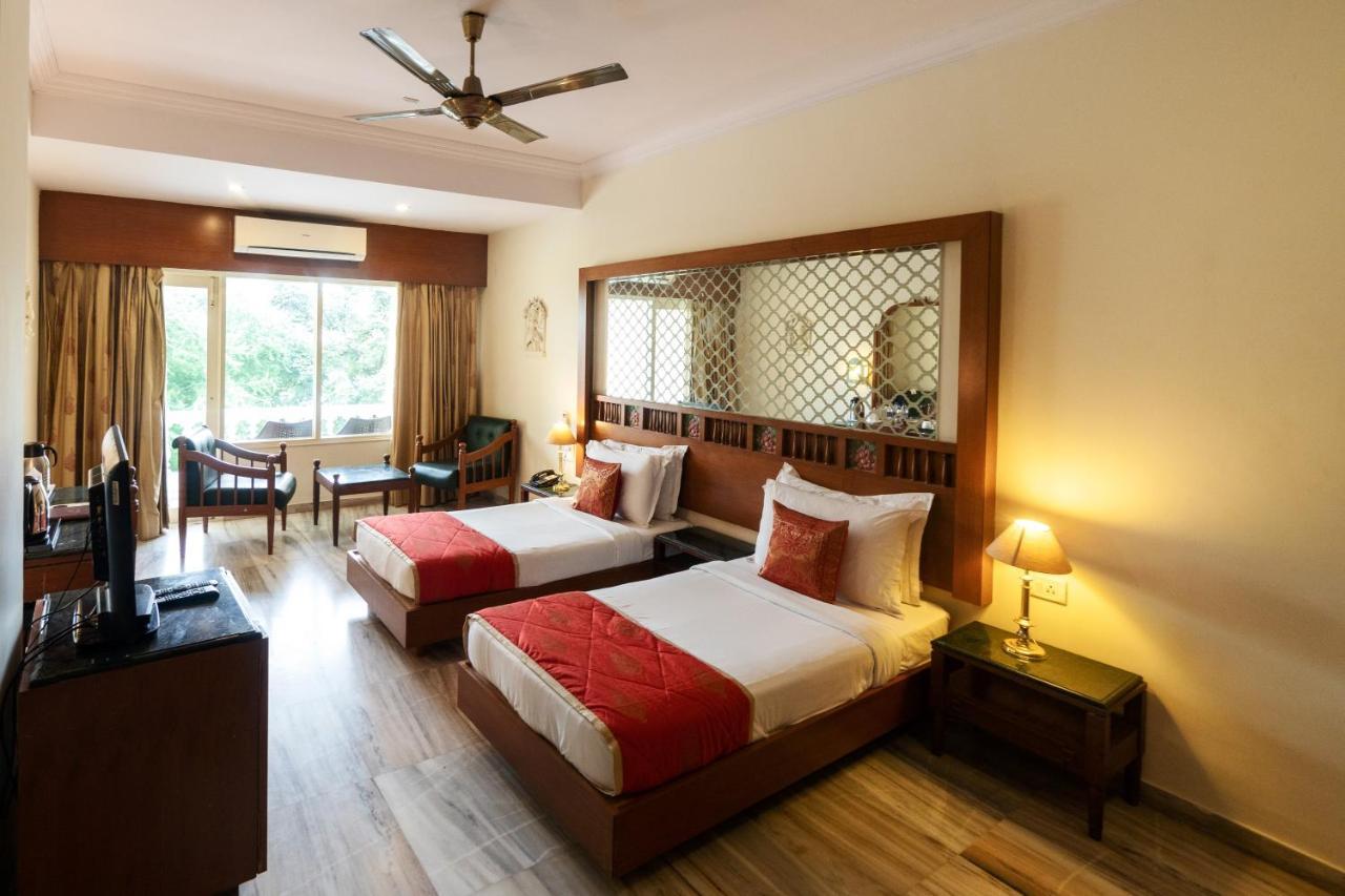 Hotel Hilltop Palace Udaipur Ngoại thất bức ảnh